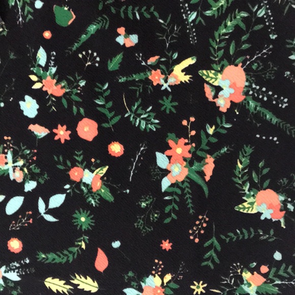 Cassie XS- Lularoe - Picture 2 of 3